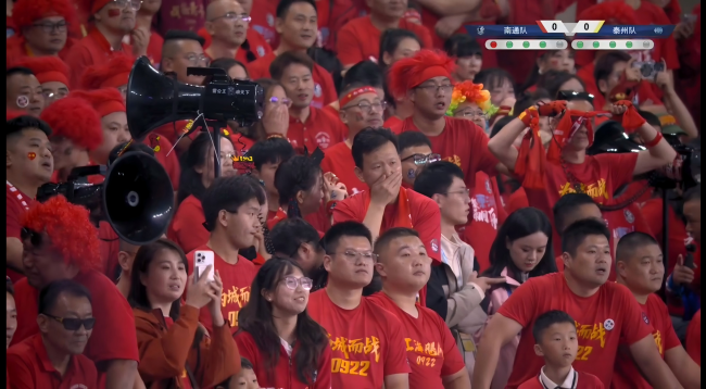 苏超的世界：先爱上足球再爱这座城 城市认同感与足球狂欢