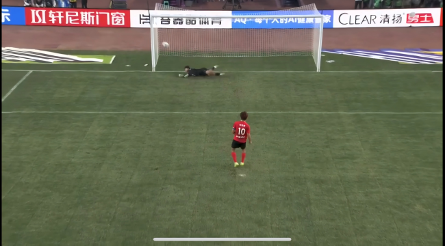 苏超的世界：先爱上足球再爱这座城 城市认同感与足球狂欢